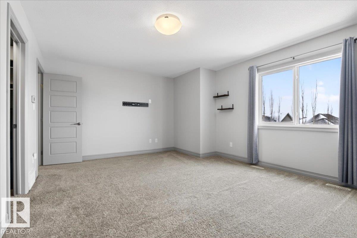 5912 19 AV SW, Edmonton