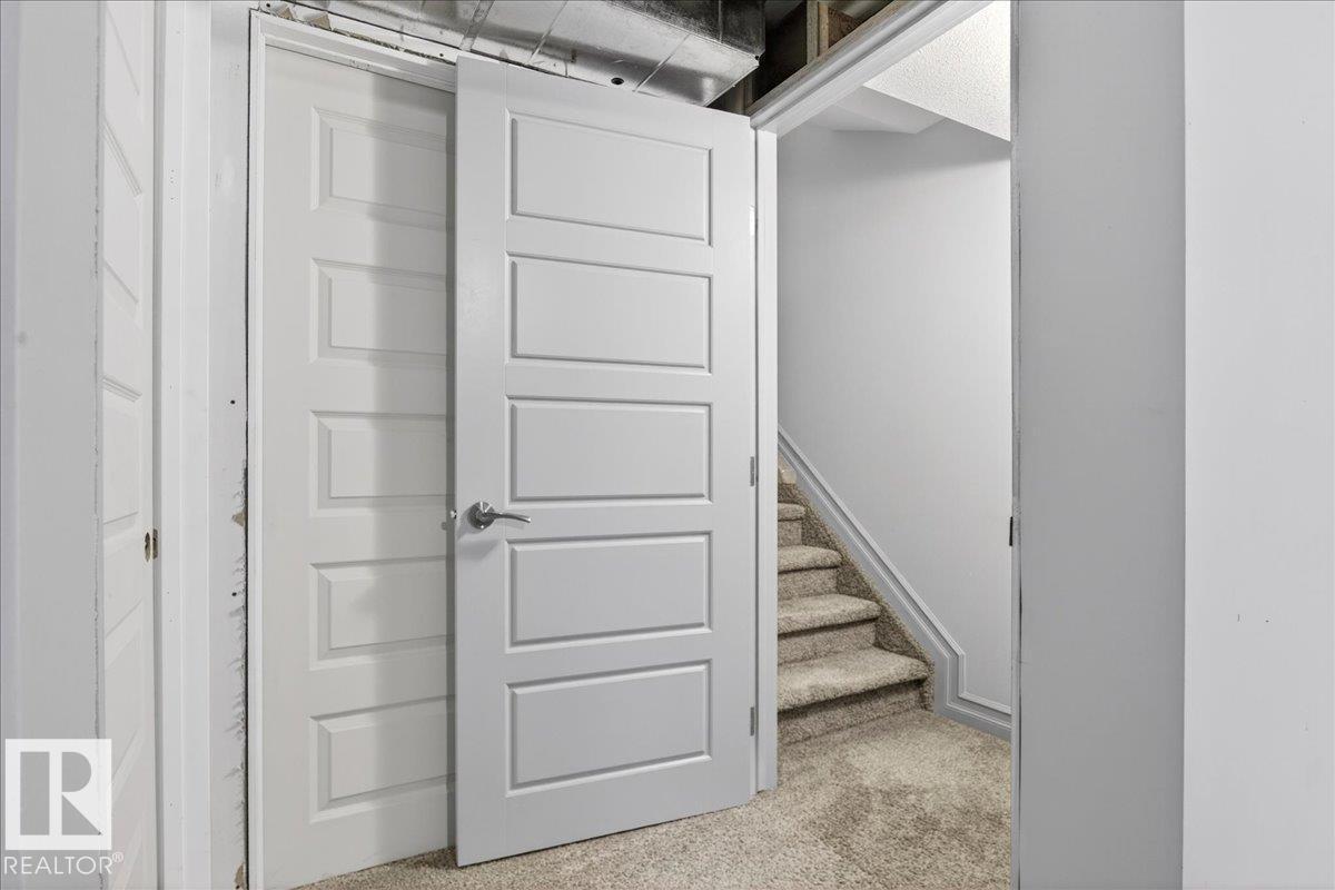 5912 19 AV SW, Edmonton