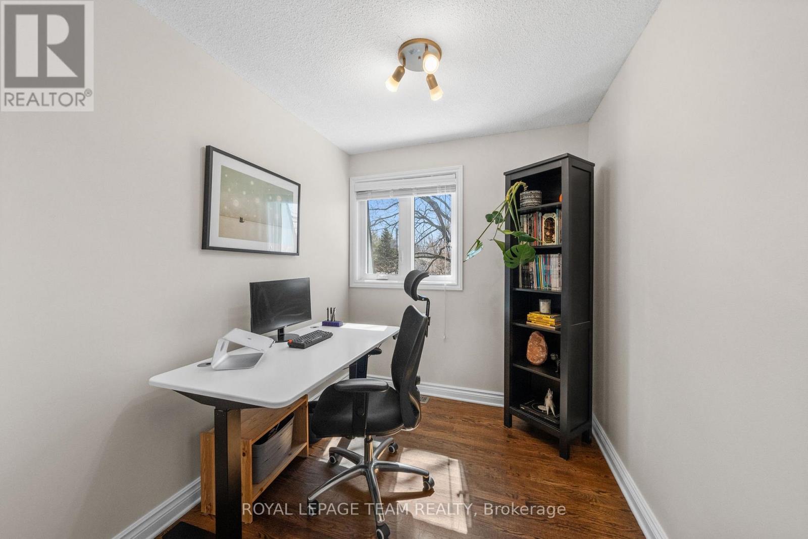 1081 BOUCHER CRESCENT - 34