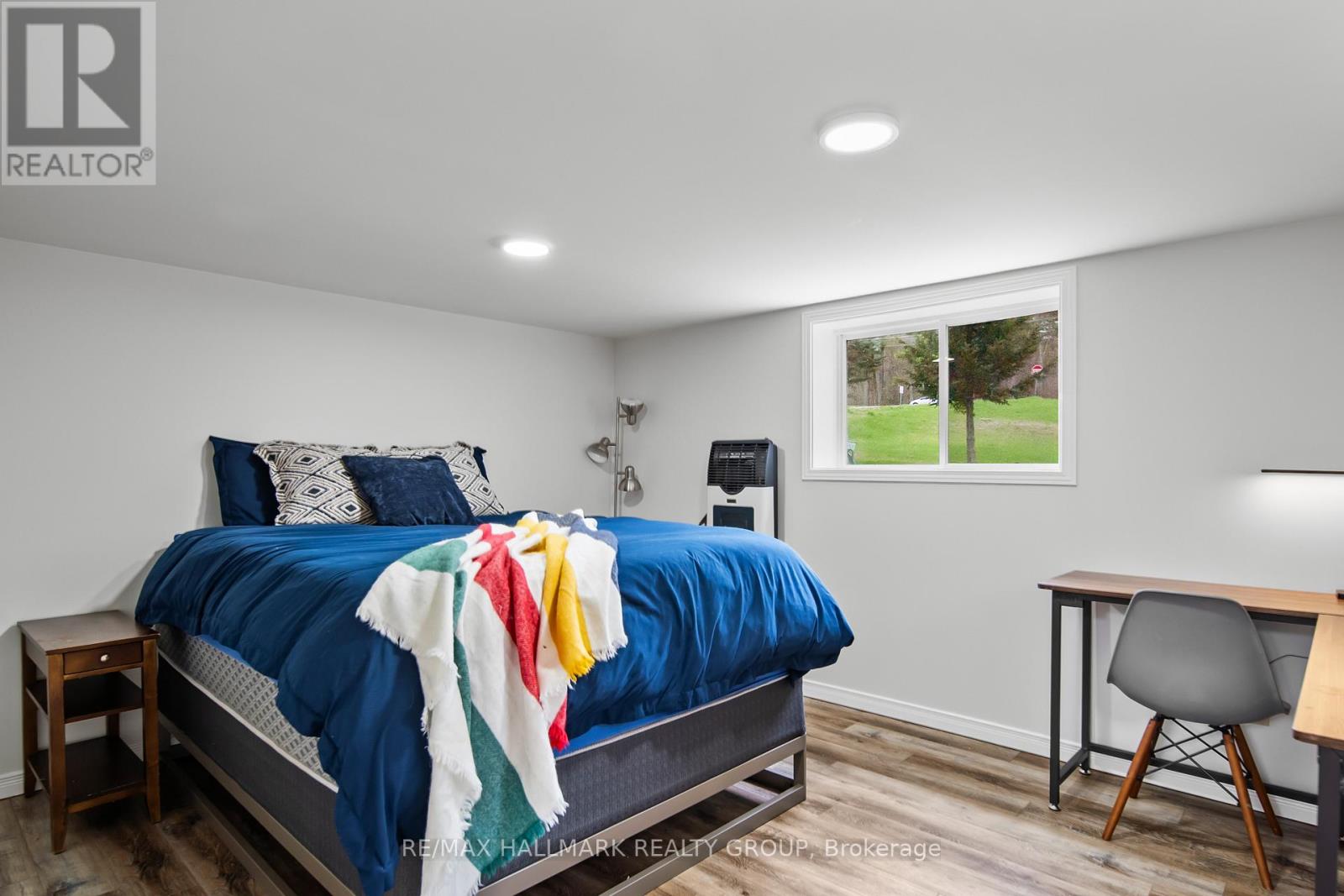 17 KENNEY ROAD - 35