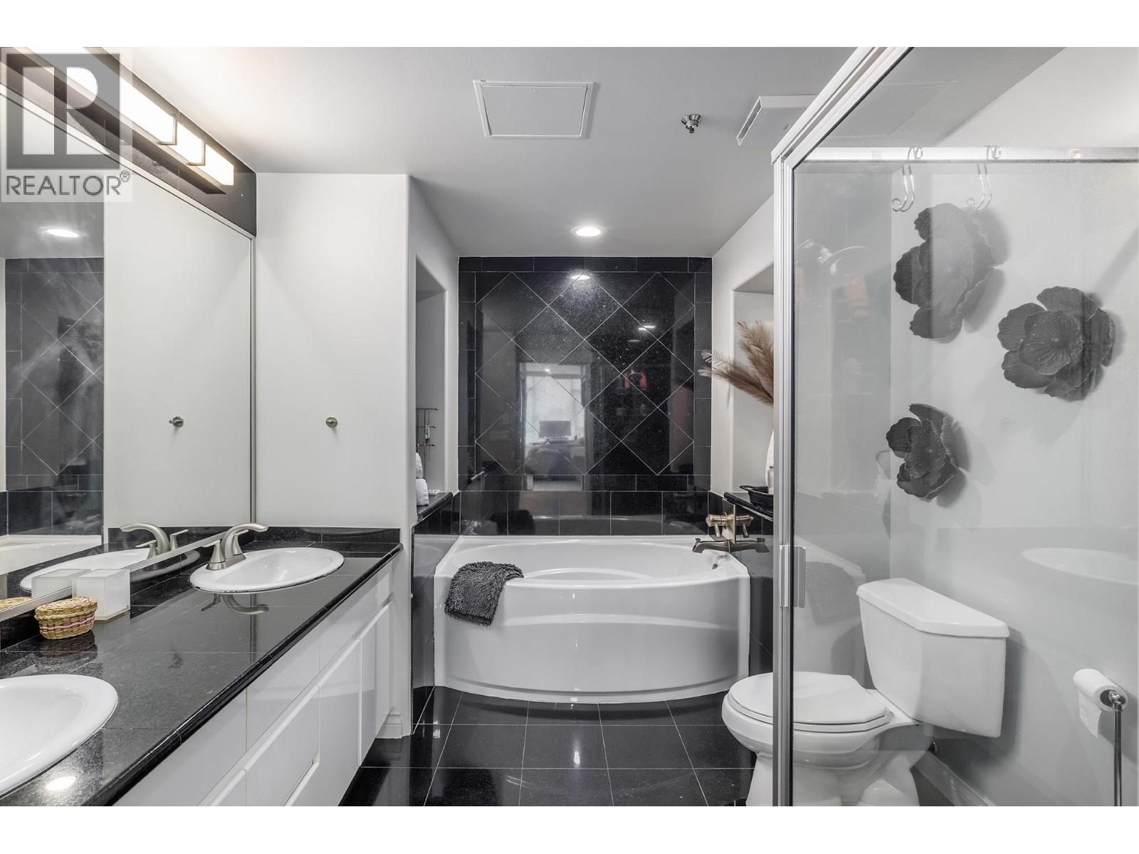 1152 Sunset Drive Unit# 1601, Kelowna