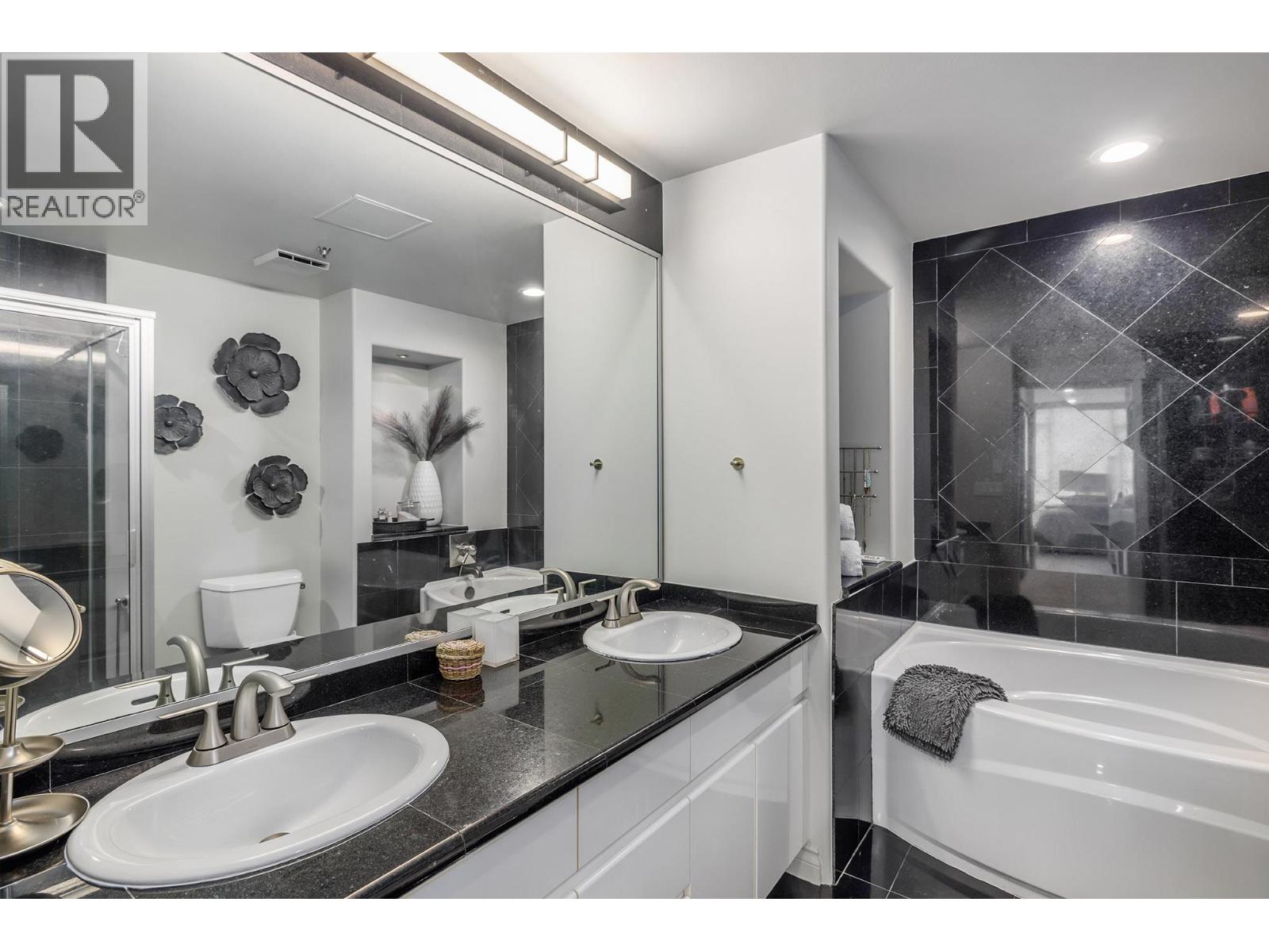 1152 Sunset Drive Unit# 1601, Kelowna