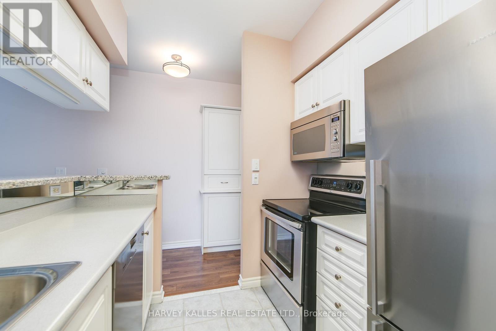 903 - 1 DEER PARK CRESCENT — photo 18