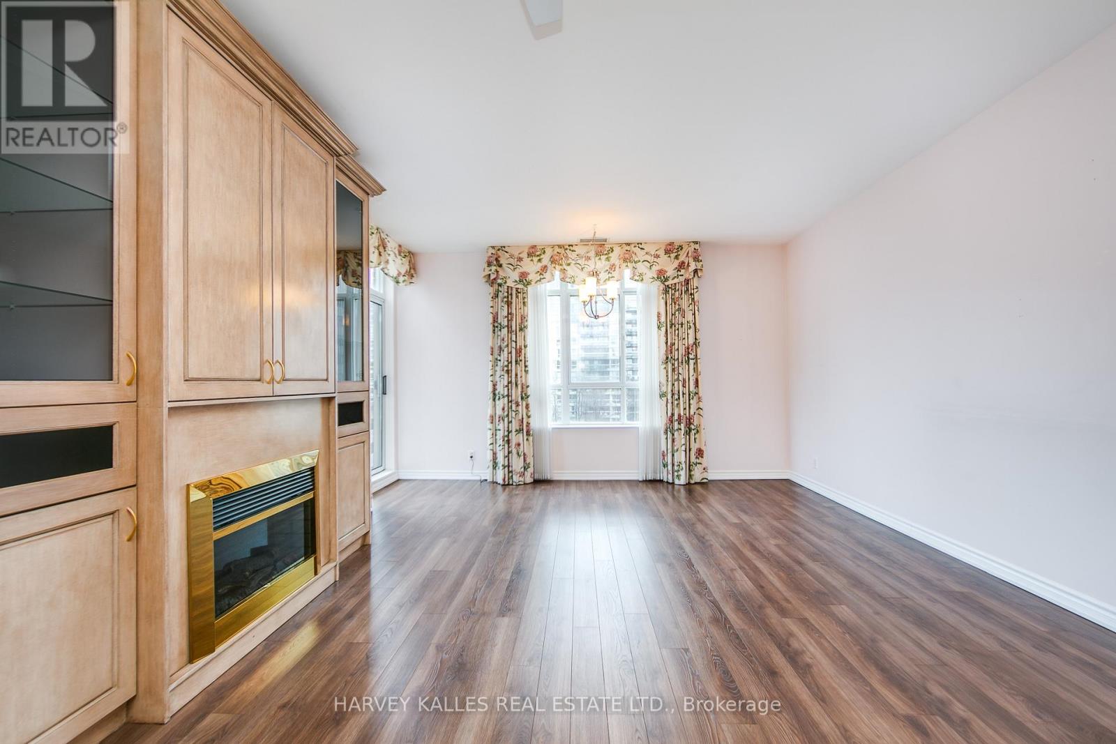 903 - 1 DEER PARK CRESCENT - photo 4