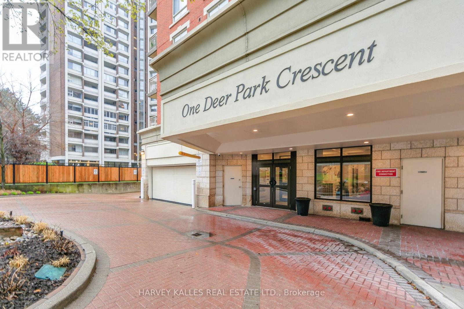 903 - 1 DEER PARK CRESCENT — photo 37