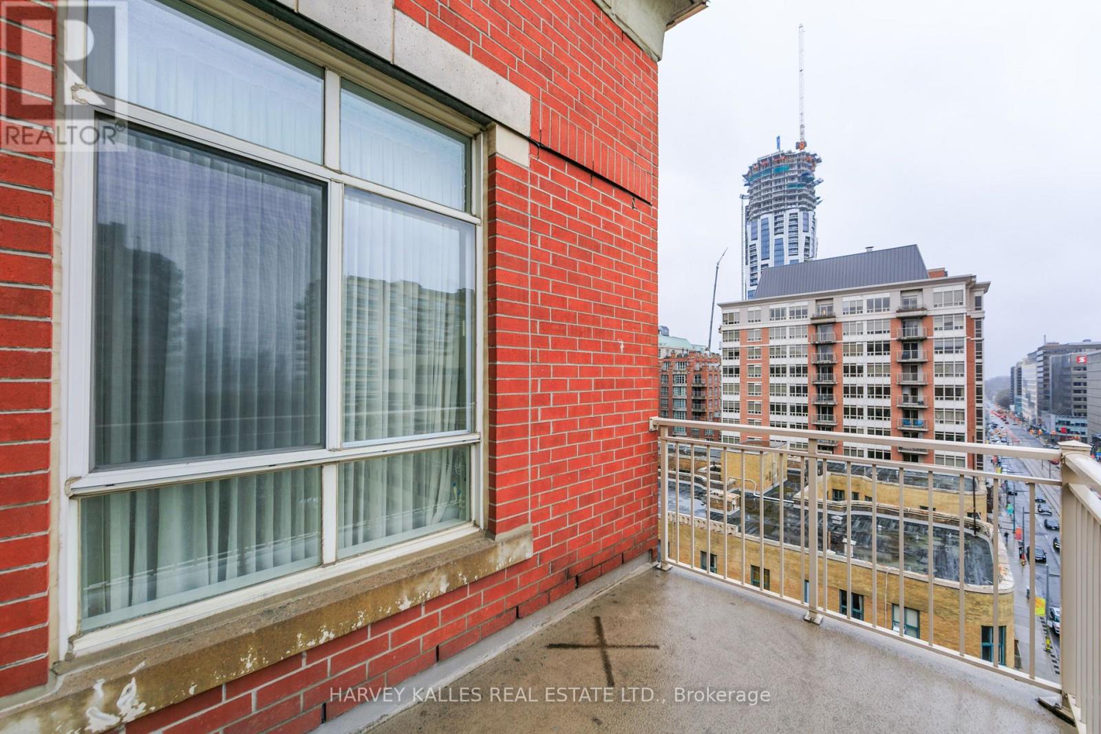903 - 1 DEER PARK CRESCENT — photo 39