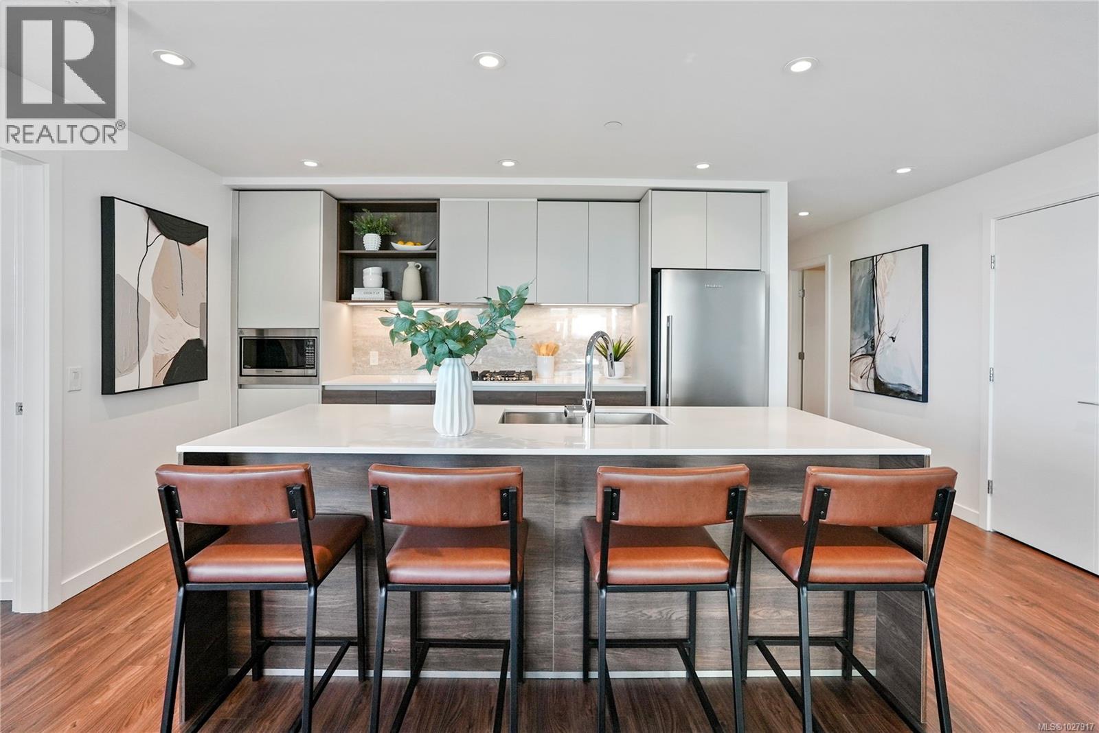 201 369 Tyee Road, Victoria