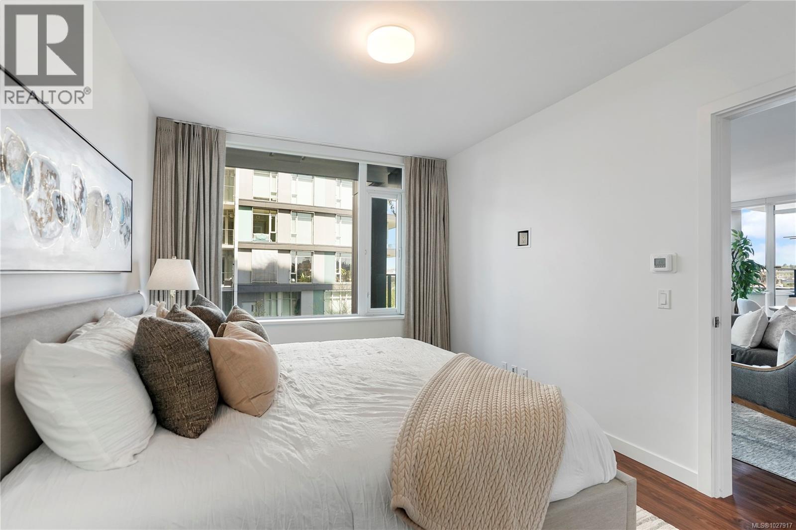 201 369 Tyee Road, Victoria