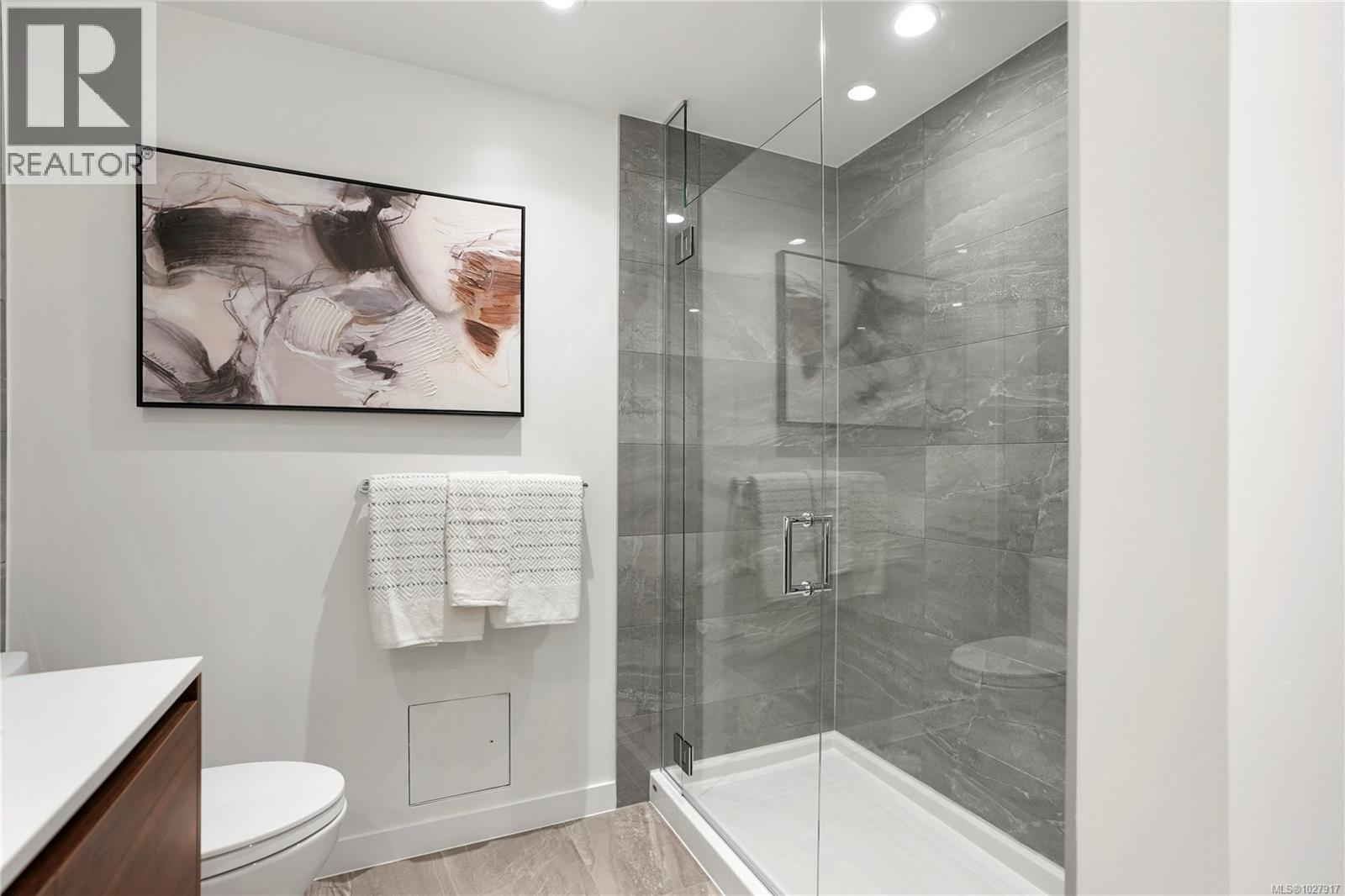 201 369 Tyee Road, Victoria