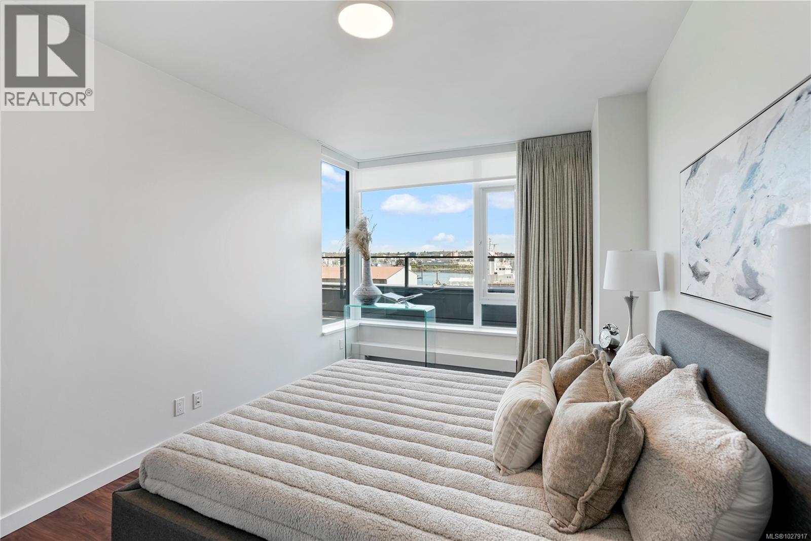 201 369 Tyee Road, Victoria