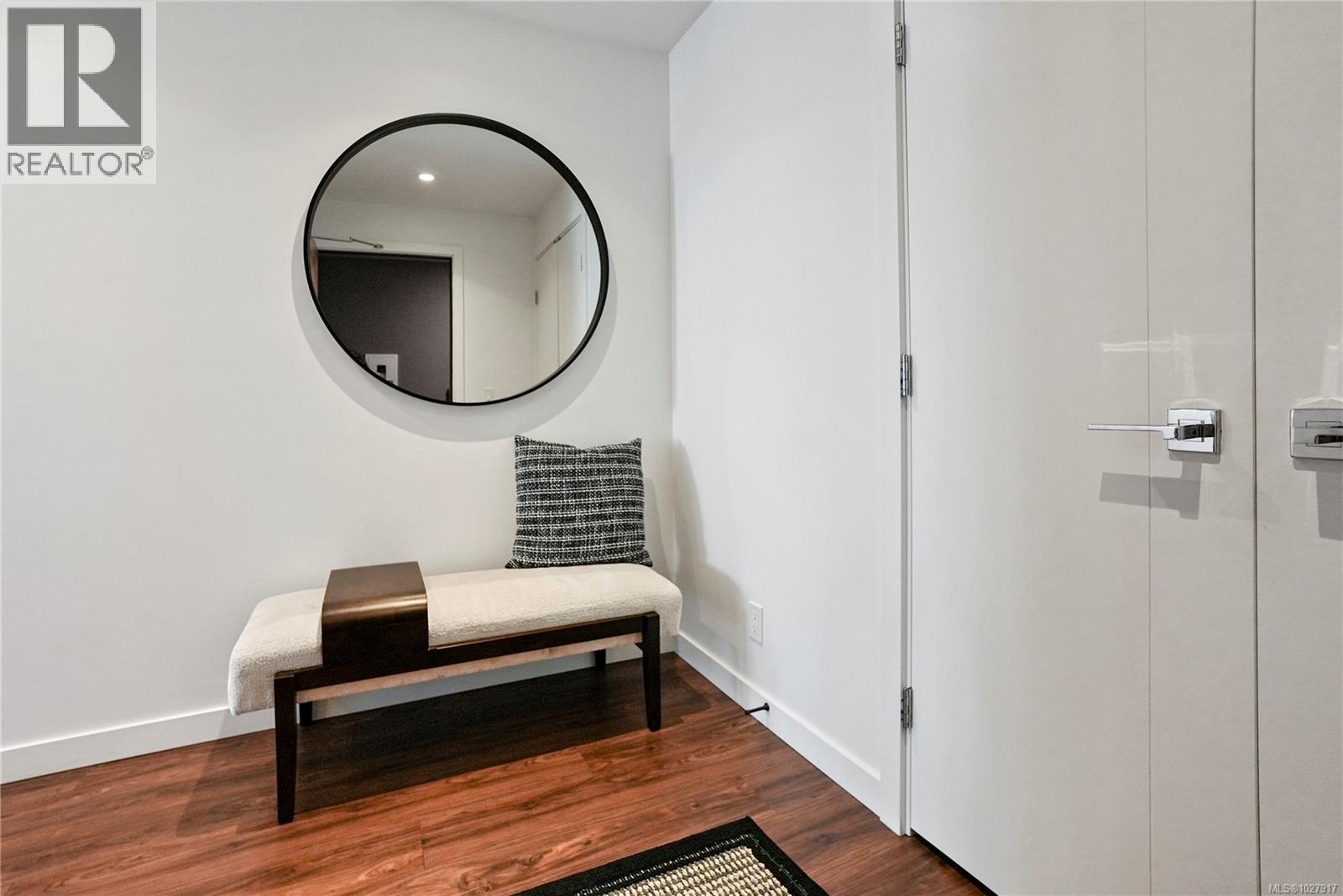 201 369 Tyee Road, Victoria