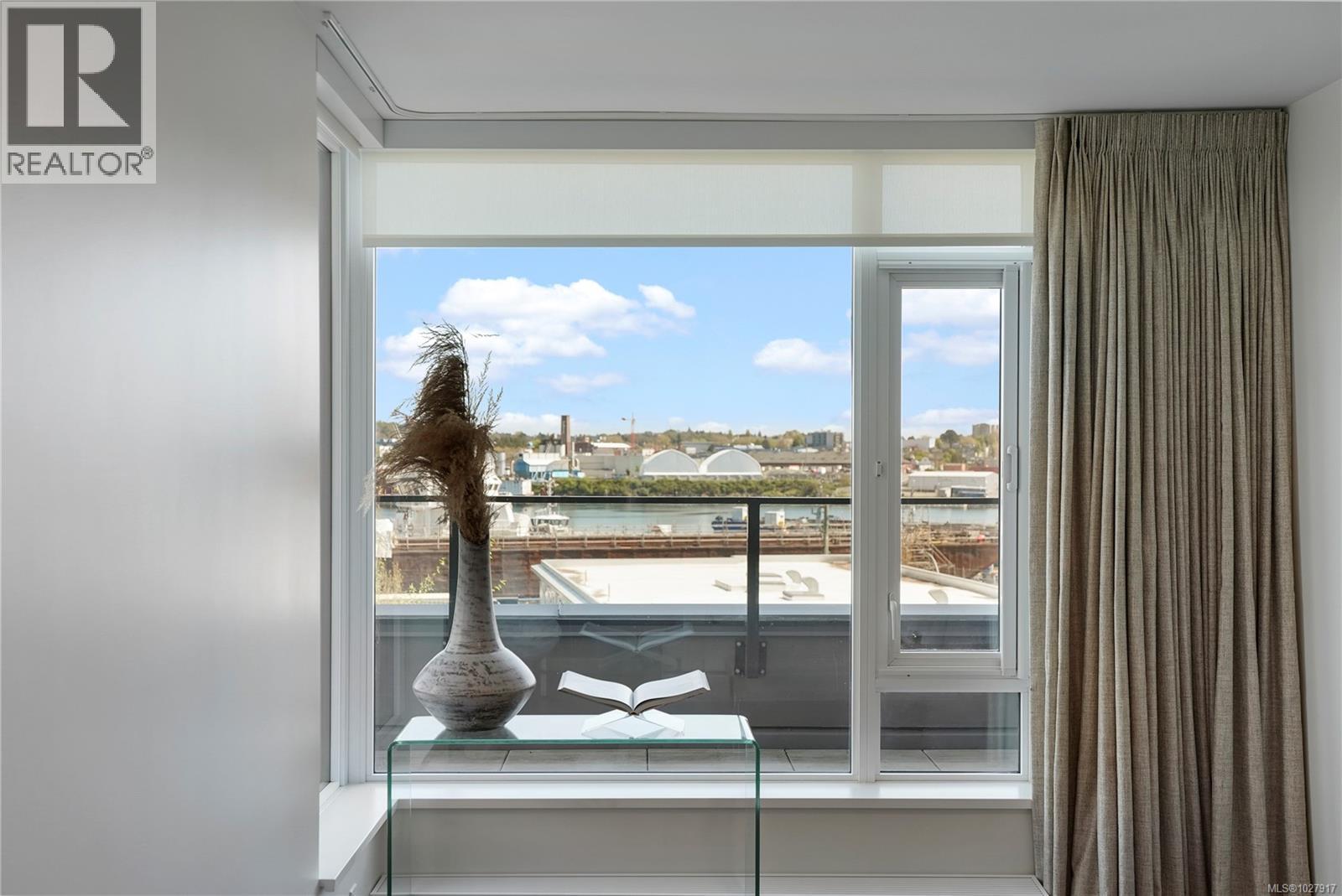 201 369 Tyee Road, Victoria