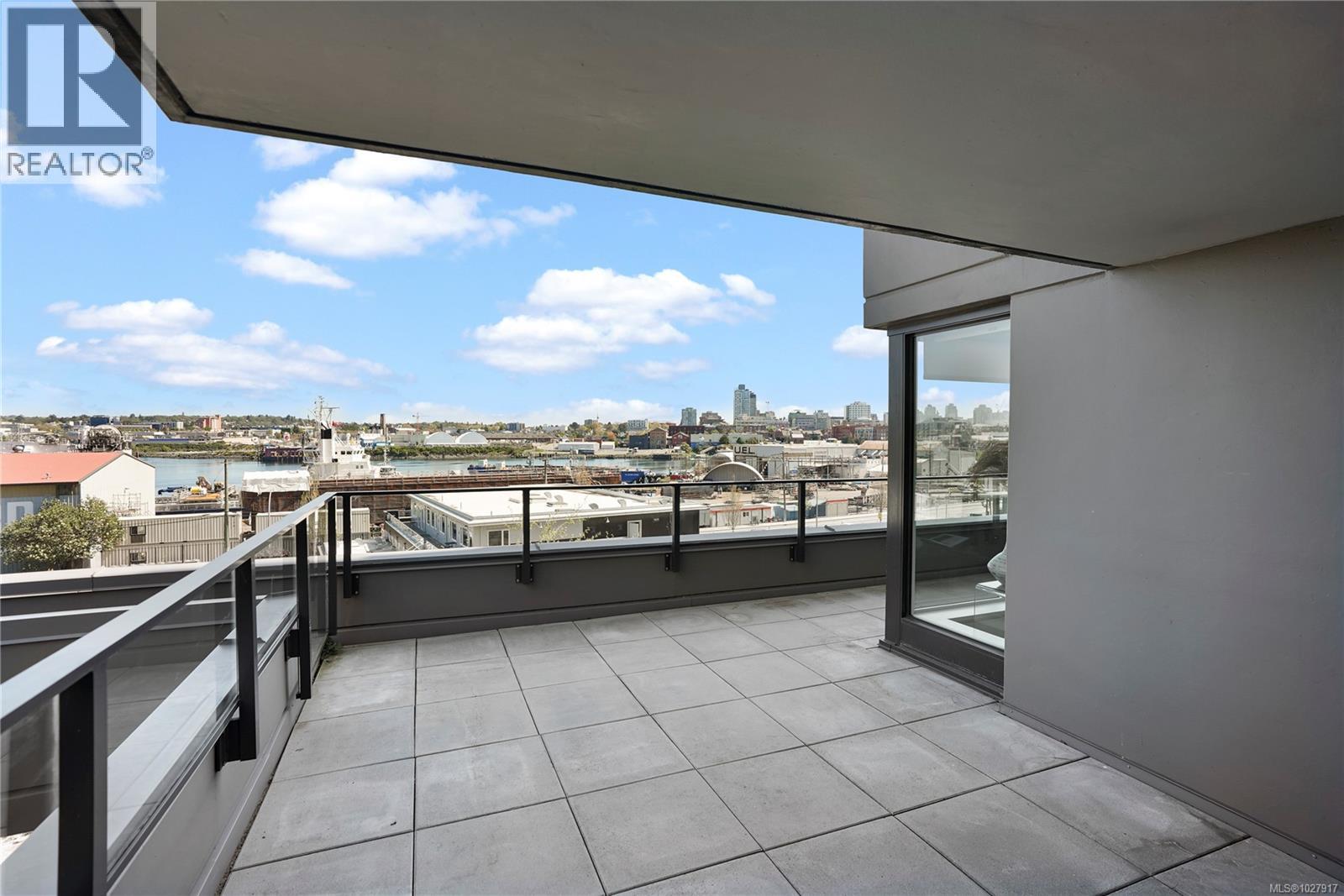 201 369 Tyee Road, Victoria