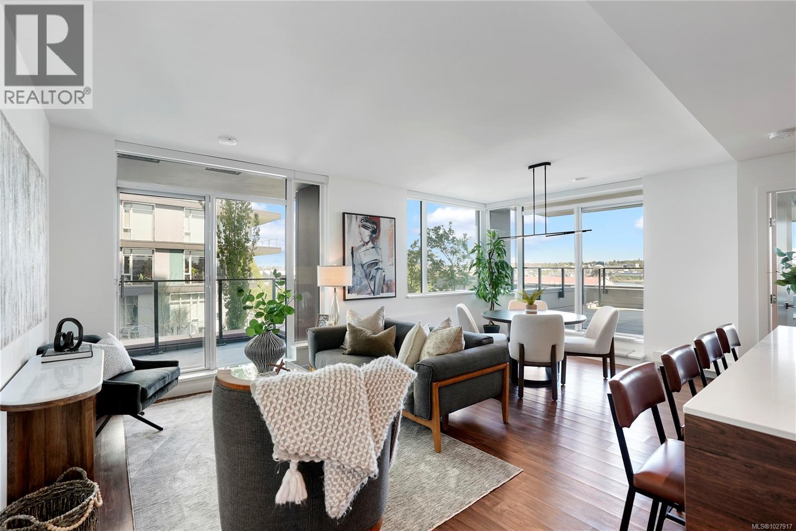 201 369 Tyee Road, Victoria