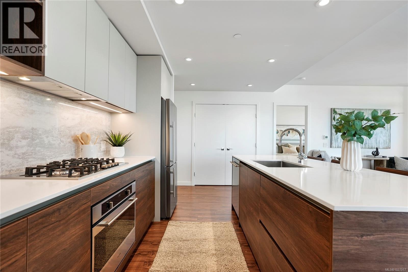 201 369 Tyee Road, Victoria