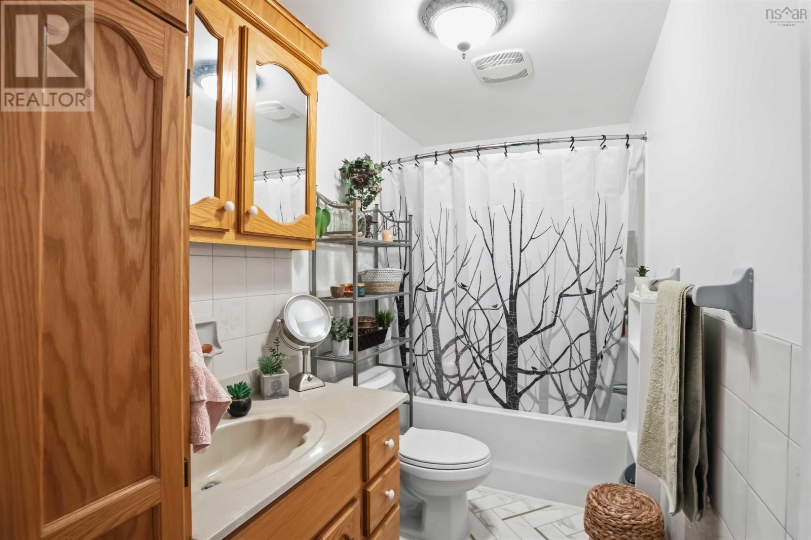 Property 17 of 34 of 33 Henshaw Drive