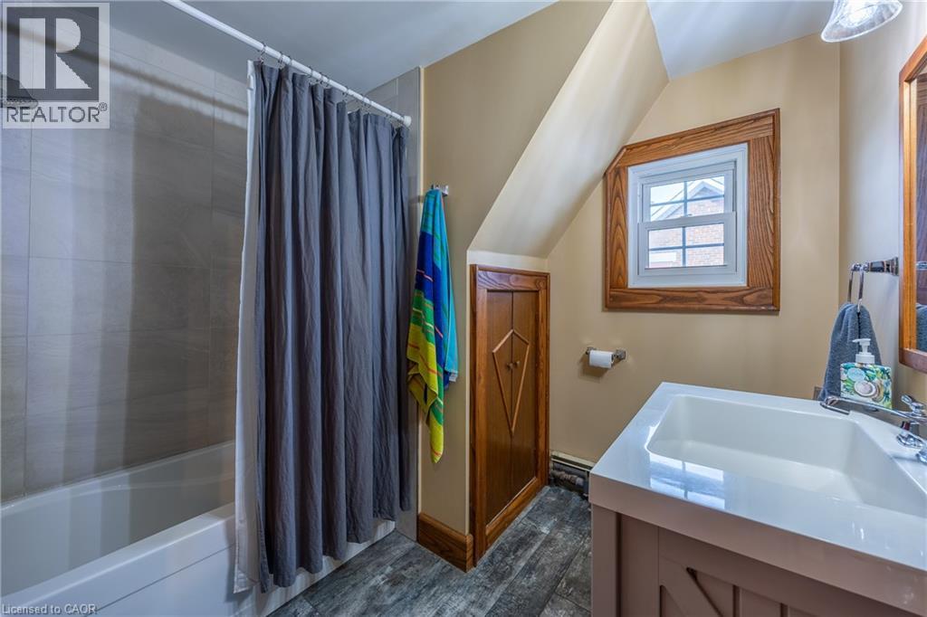 244 KENT Street S - 15