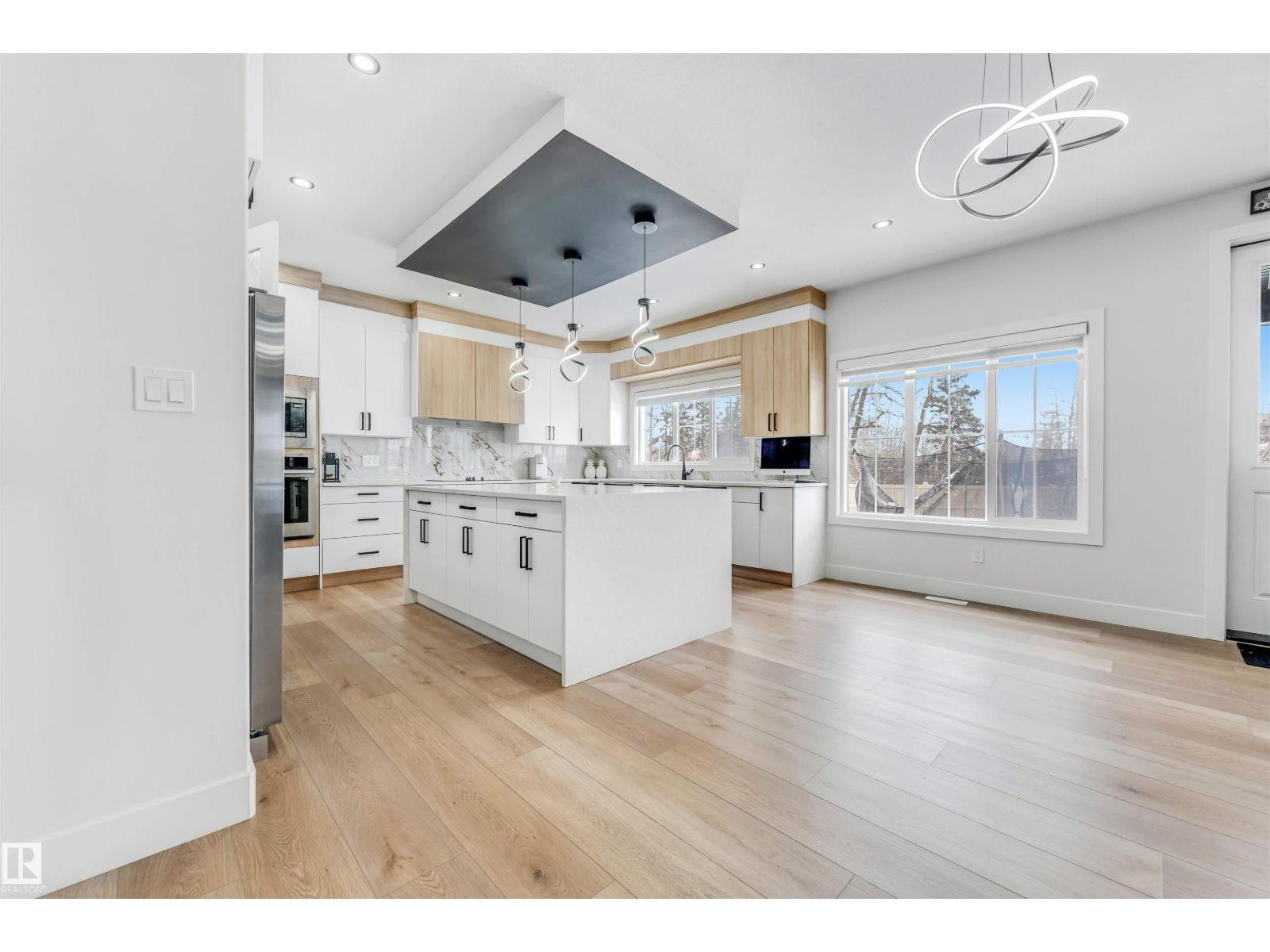 304 33 AV NW, Edmonton