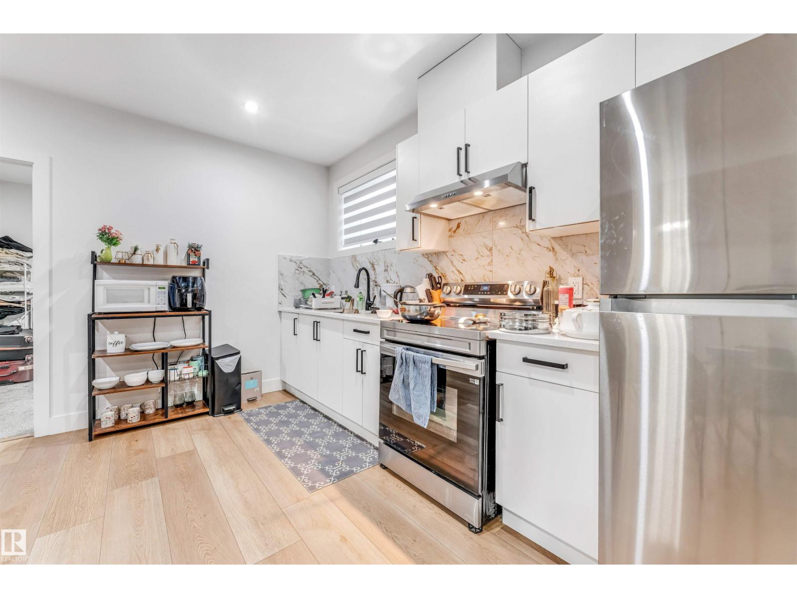 304 33 AV NW, Edmonton