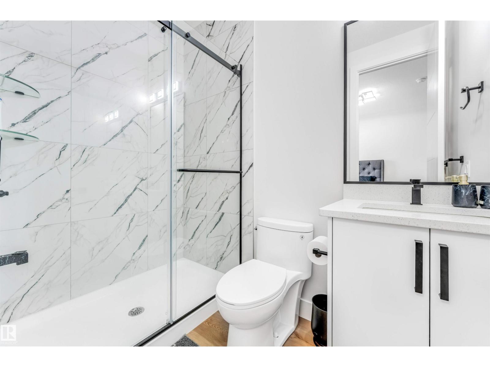 304 33 AV NW, Edmonton