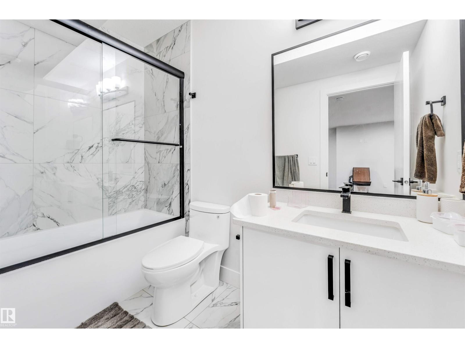 304 33 AV NW, Edmonton