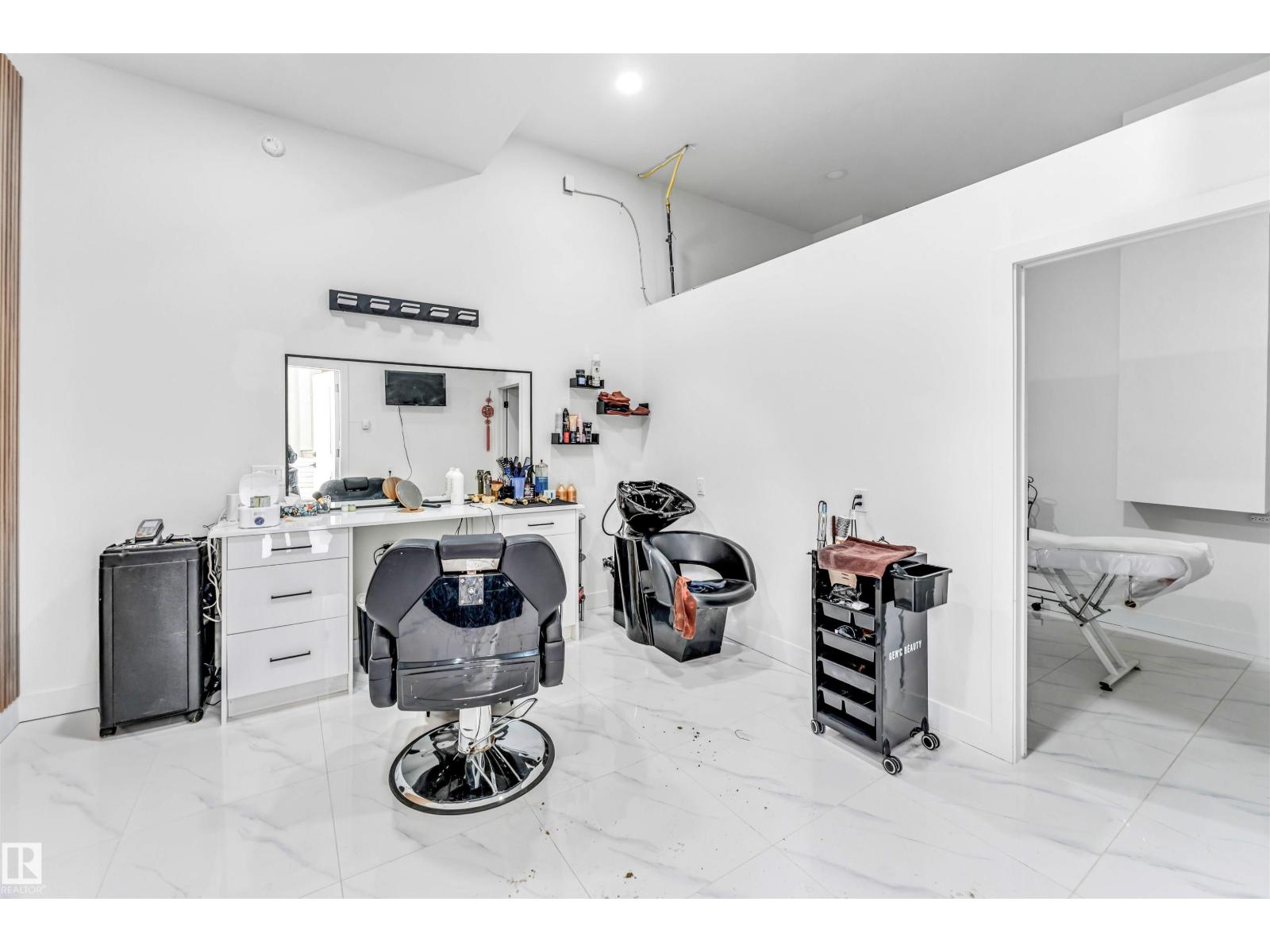 304 33 AV NW, Edmonton