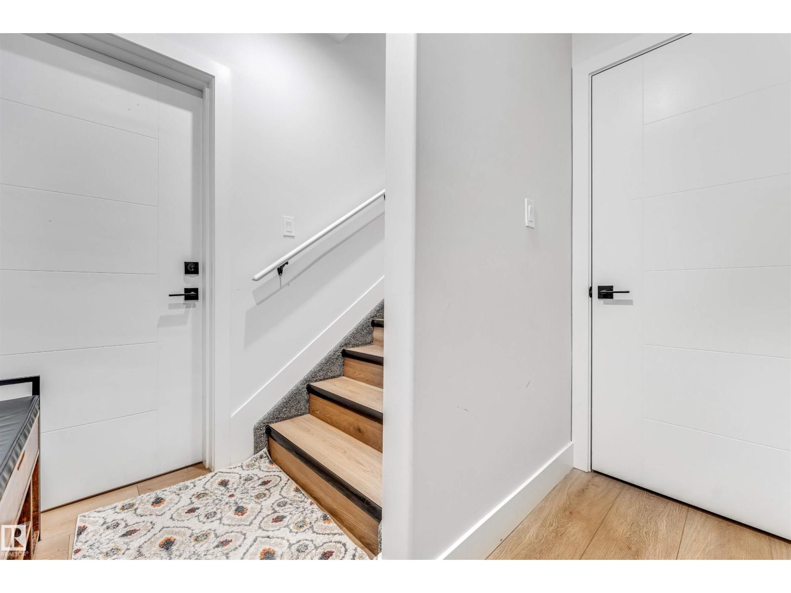 304 33 AV NW, Edmonton