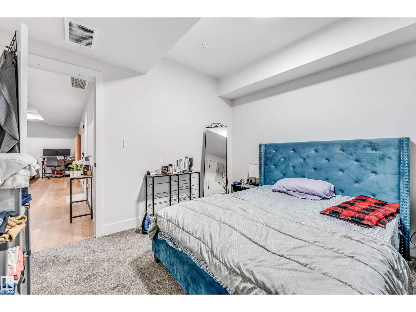 304 33 AV NW, Edmonton