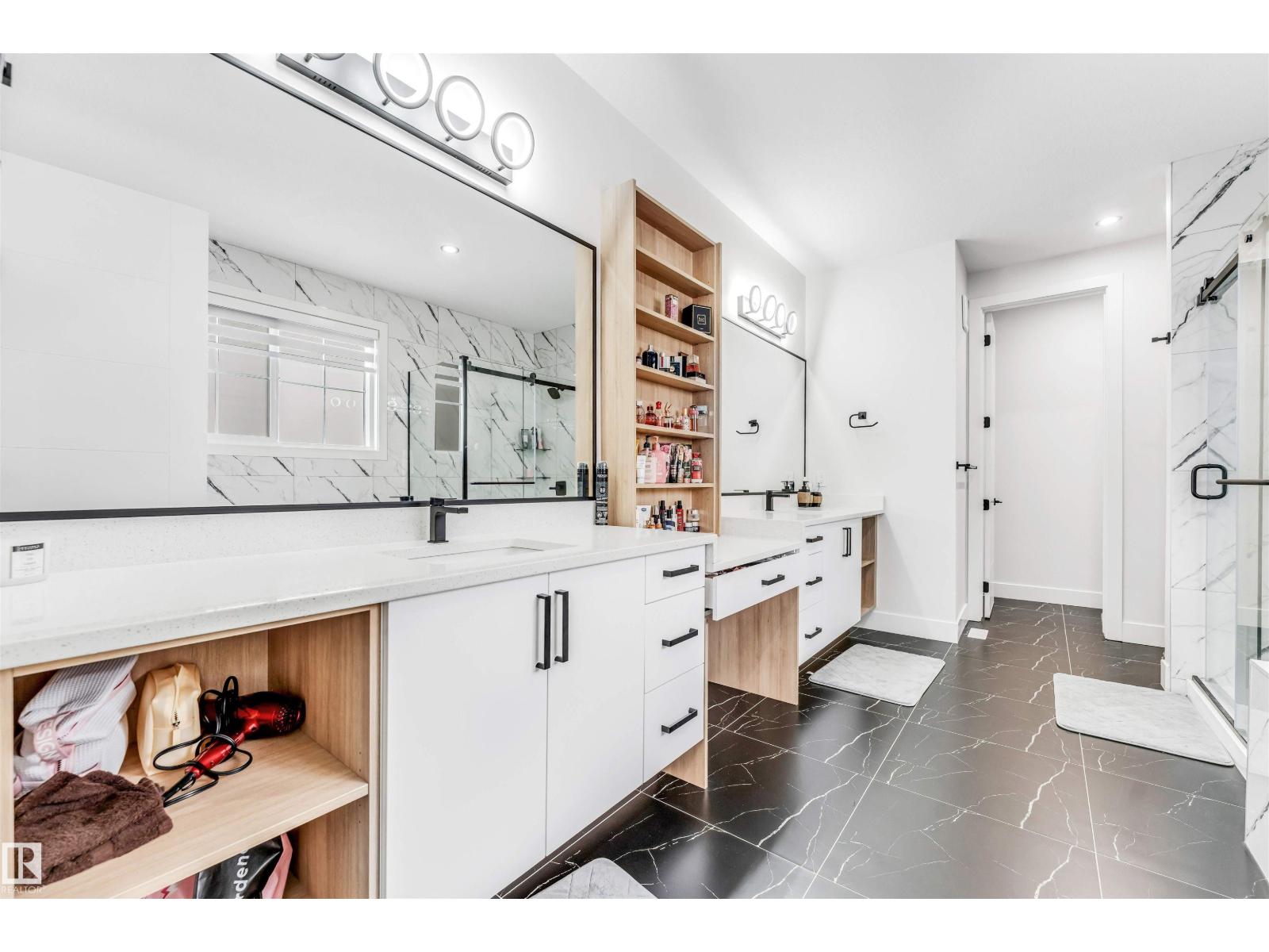 304 33 AV NW, Edmonton