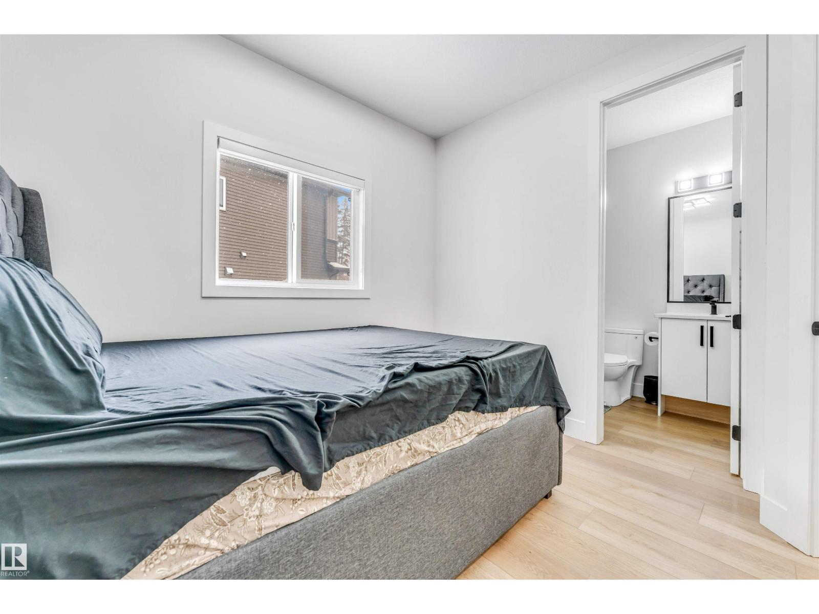 304 33 AV NW, Edmonton