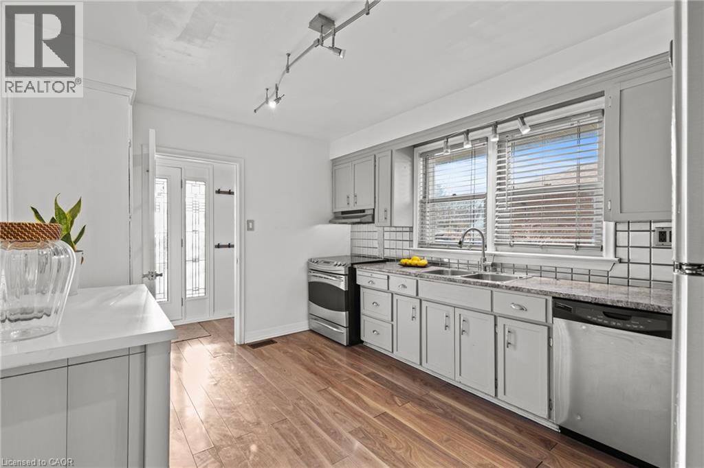96 TERRACE Drive — photo 8