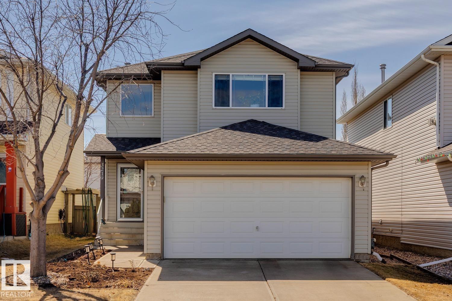 3219 30 AV NW, Edmonton