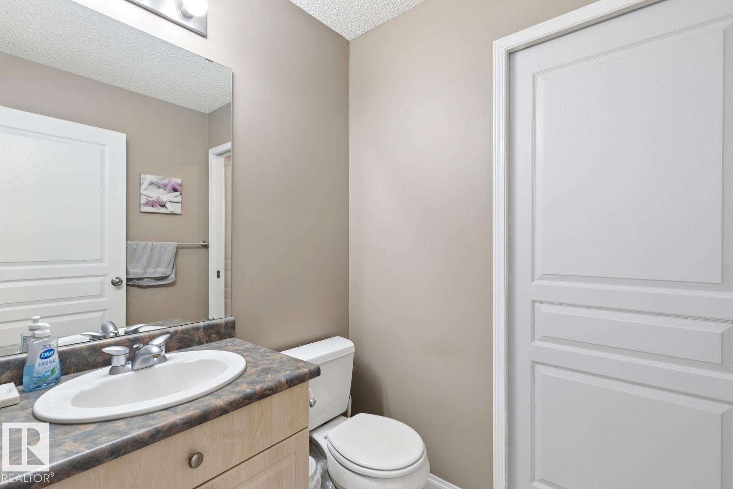 3219 30 AV NW, Edmonton