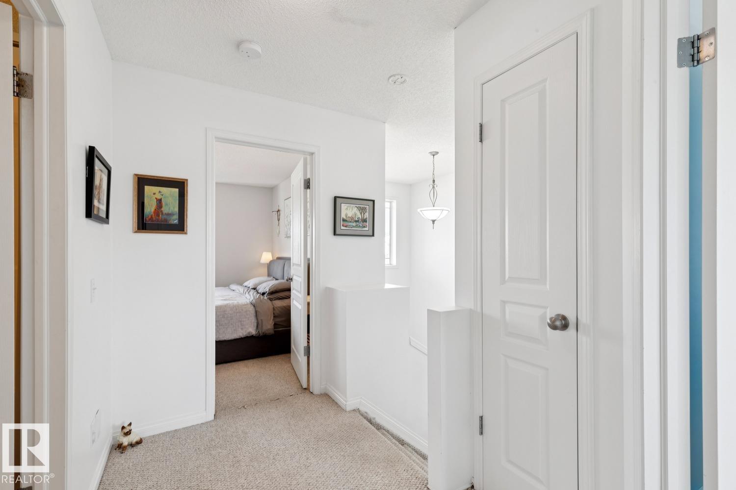 3219 30 AV NW, Edmonton