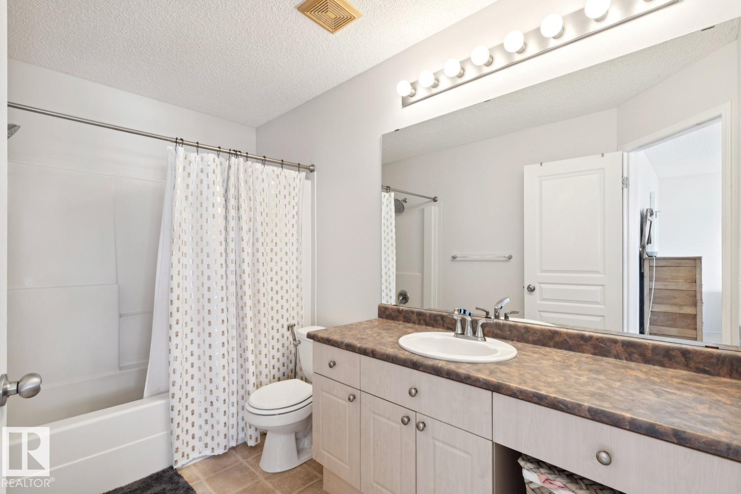 3219 30 AV NW, Edmonton