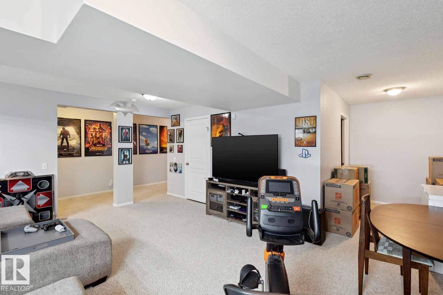 3219 30 AV NW, Edmonton