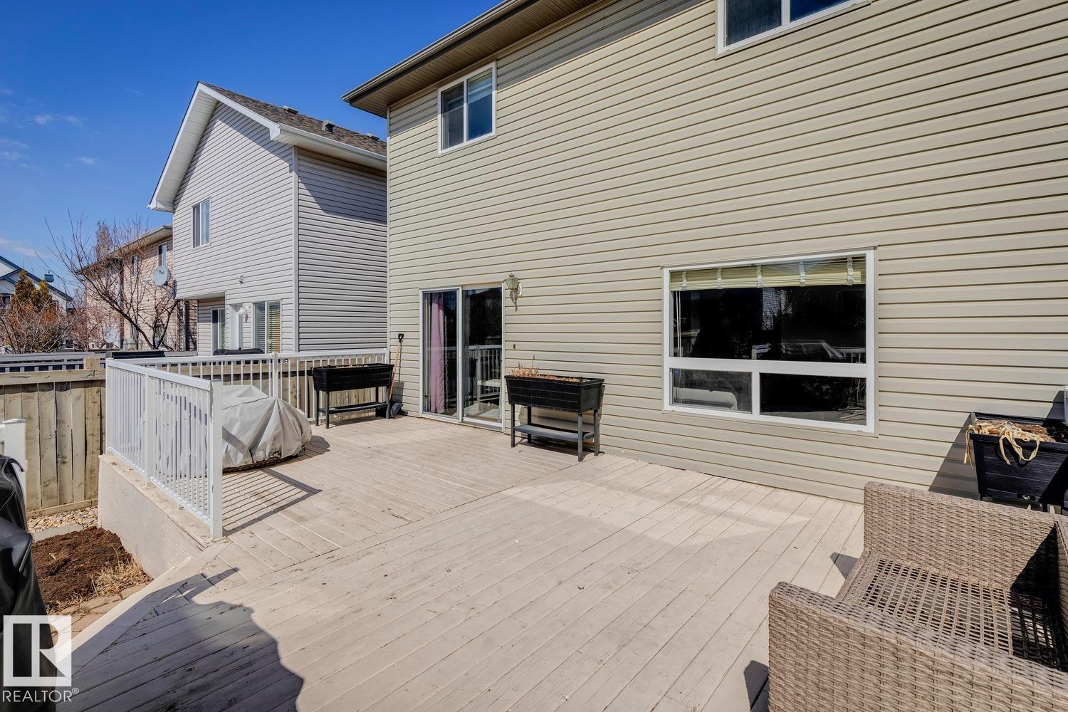 3219 30 AV NW, Edmonton