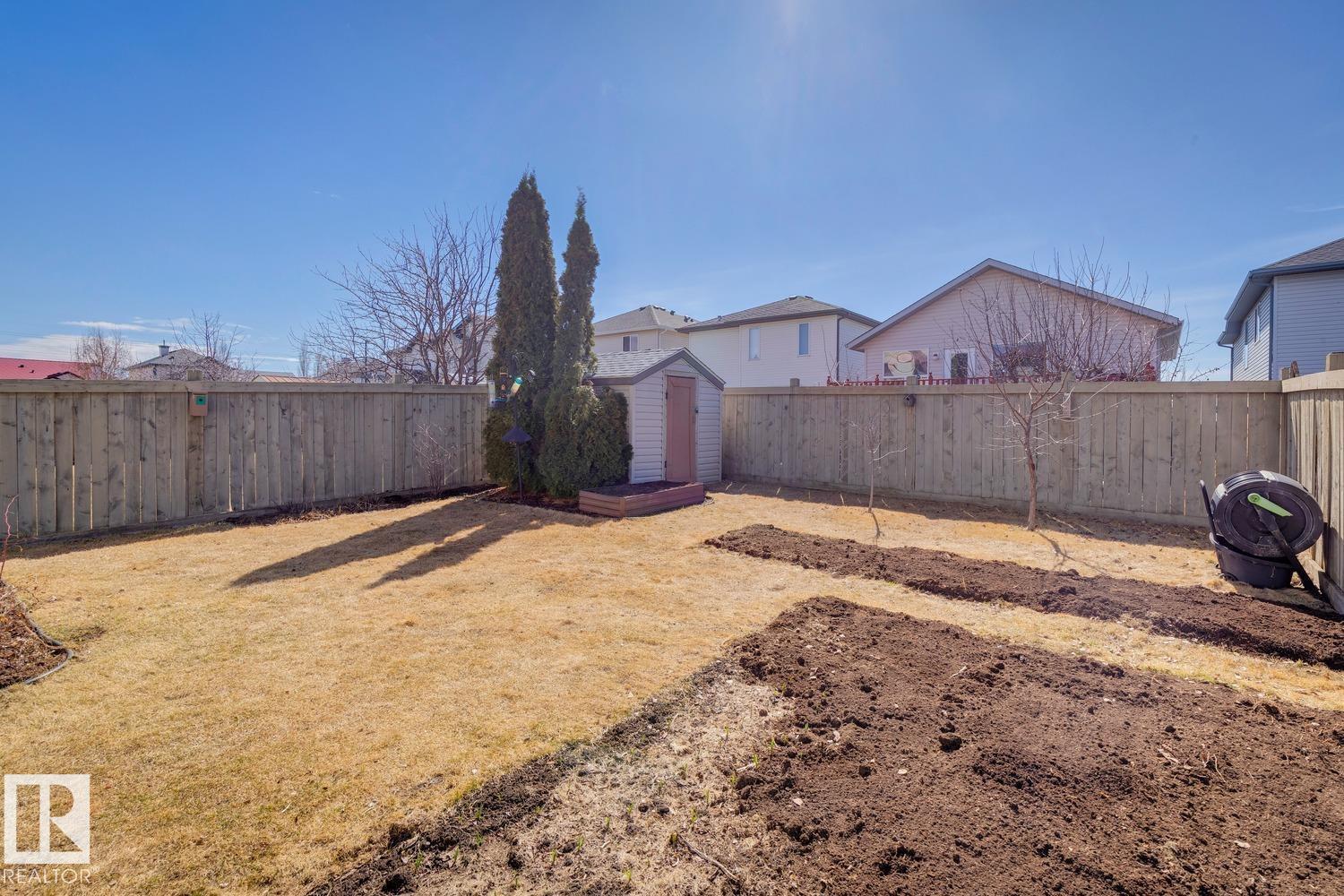 3219 30 AV NW, Edmonton