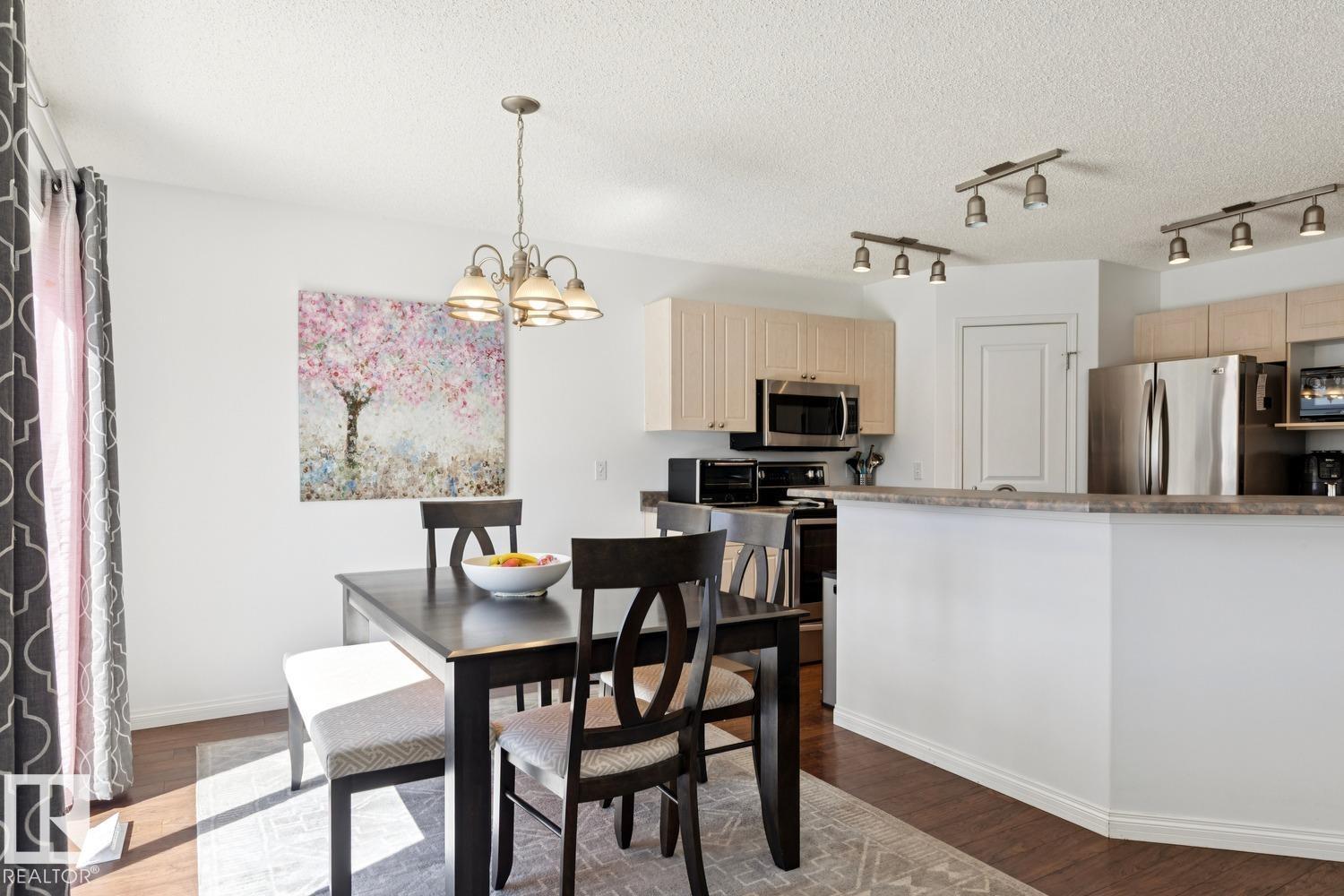 3219 30 AV NW, Edmonton