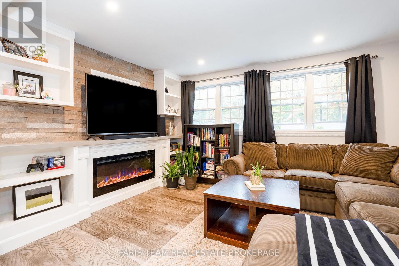 33 FRANK STREET — photo 9