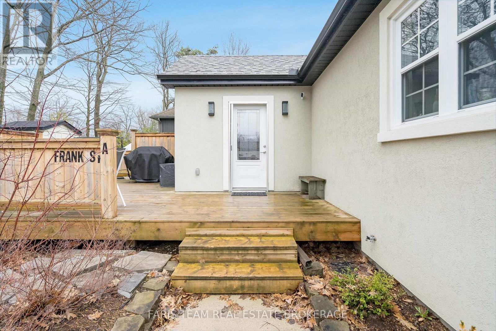 33 FRANK STREET — photo 5