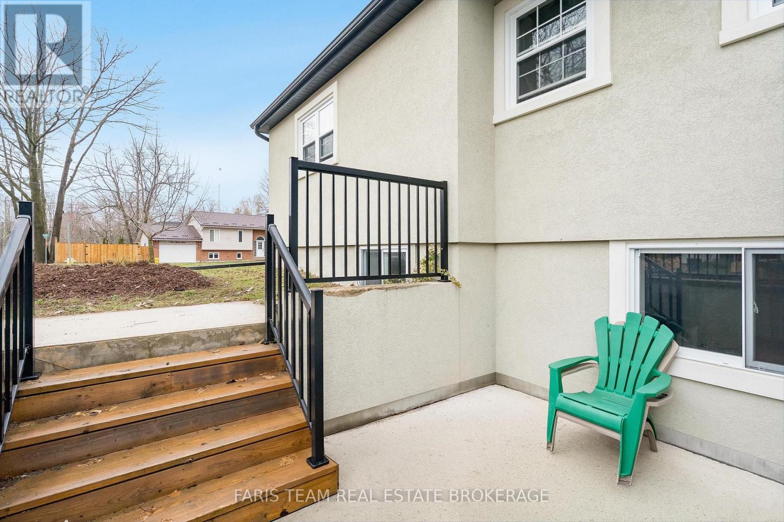 33 FRANK STREET — photo 17