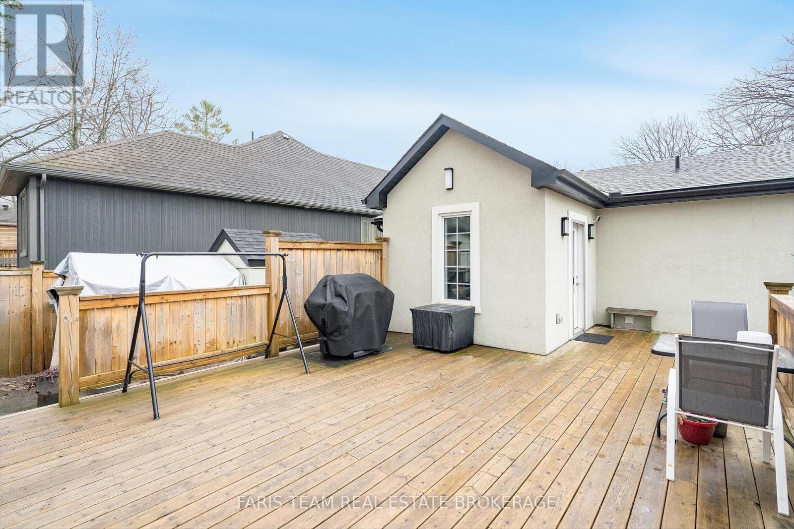 33 FRANK STREET — photo 15