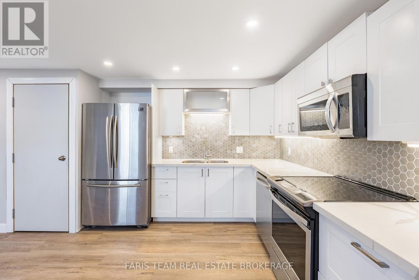 33 FRANK STREET — photo 22