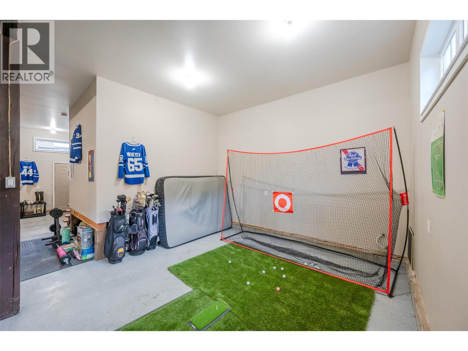  1436 MAIN Street, Keremeos