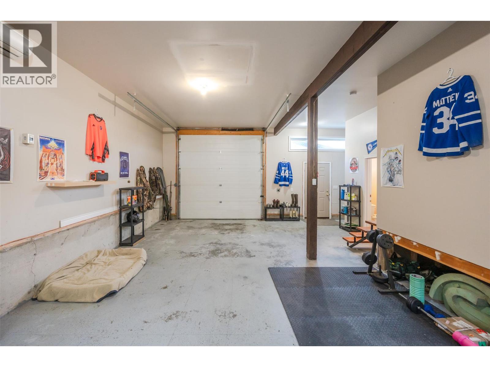  1436 MAIN Street, Keremeos