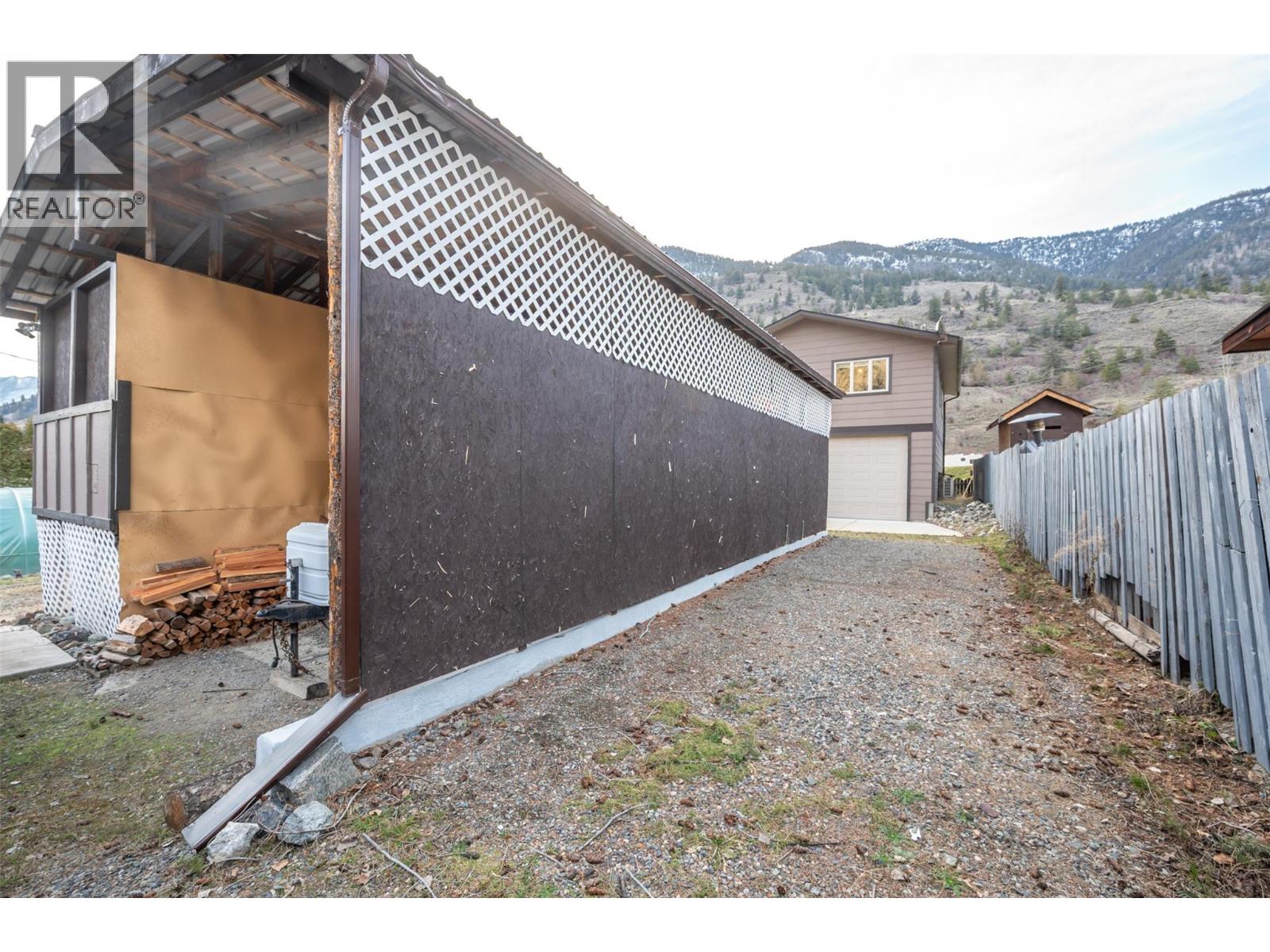  1436 MAIN Street, Keremeos