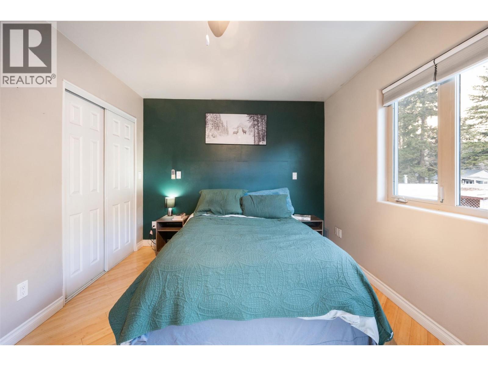  1436 MAIN Street, Keremeos