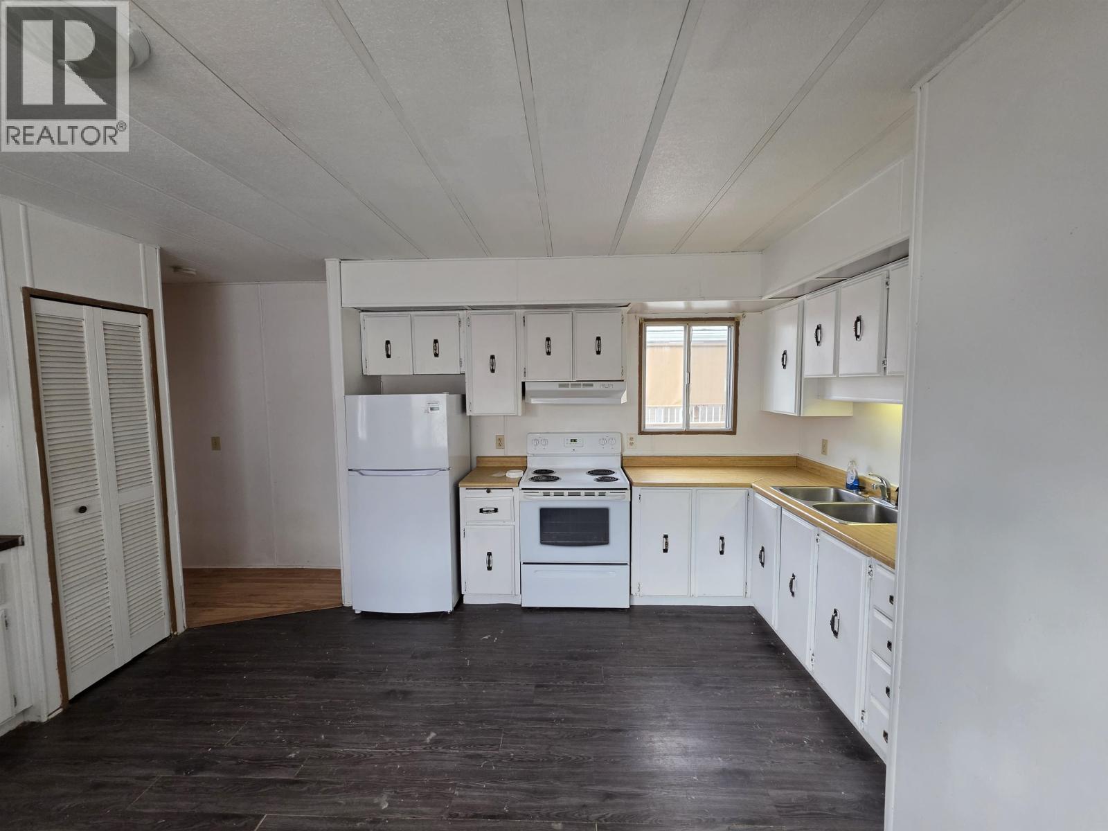 #21 654 NORTH FRASER DRIVE - 7