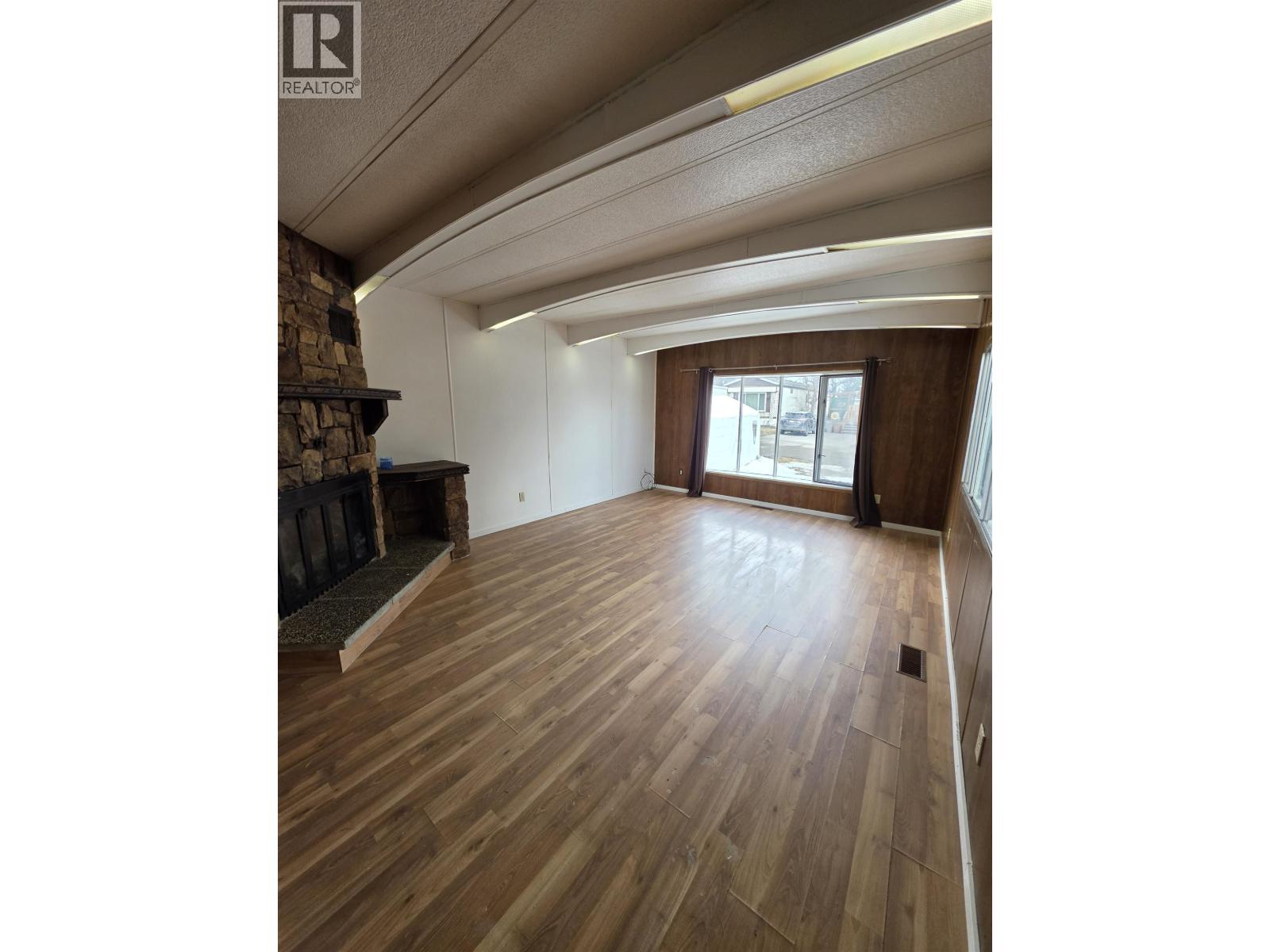 #21 654 NORTH FRASER DRIVE - 6